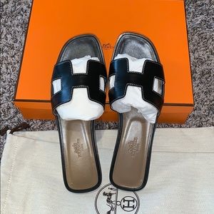 Authentic Hermés Oran Sandal